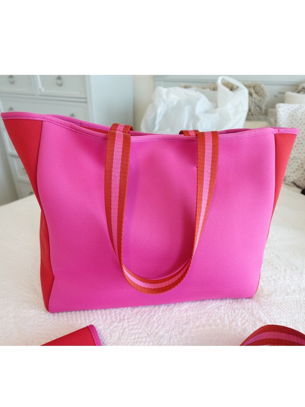 FLASH SALE 🍒 Summersalt Hot Pink Neoprene Beach Tote /bag / purse